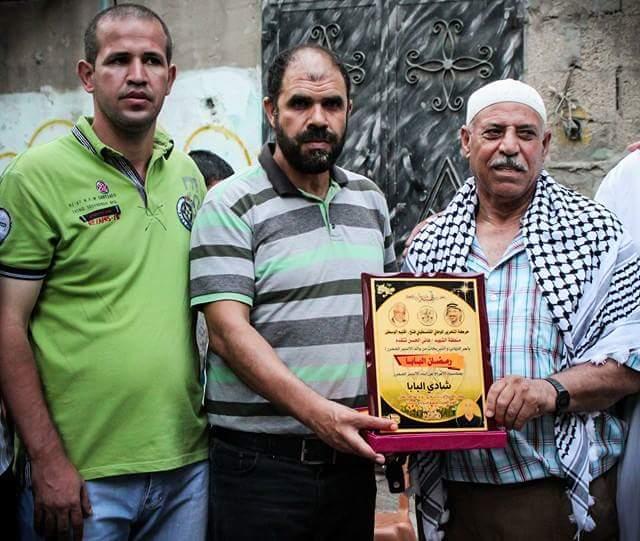 حركة فتح بالوسطى تكرم ذوي الاسير المحرر شادي البابا