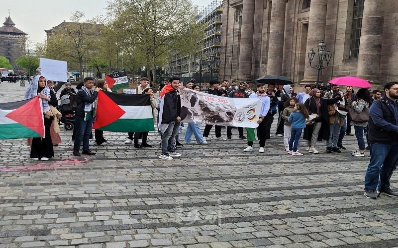 ألمانيا: وقفة تضامنية حاشدة مع الشعب الفلسطيني في مدينة "نوربيرغ"