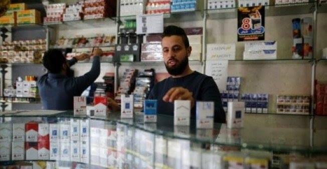 فرانس برس: المصالحة الفلسطينية تنعش سوق السجائر في غزة رغم الاقتصاد المتعثر