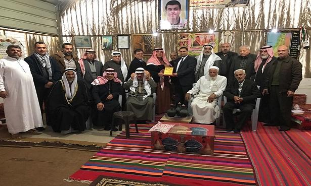 ملتقى عائلات خان يونس يكرم د.حاتم العسولي لحصوله على درجة الدكتوراه