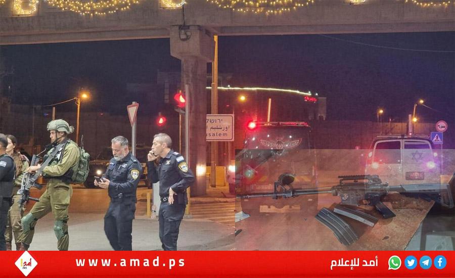 إعلام عبري: إصابة حارسي أمن إسرائيليين بإطلاق النار على حاجز قلنديا واستشهاد المنفذ - فيديو