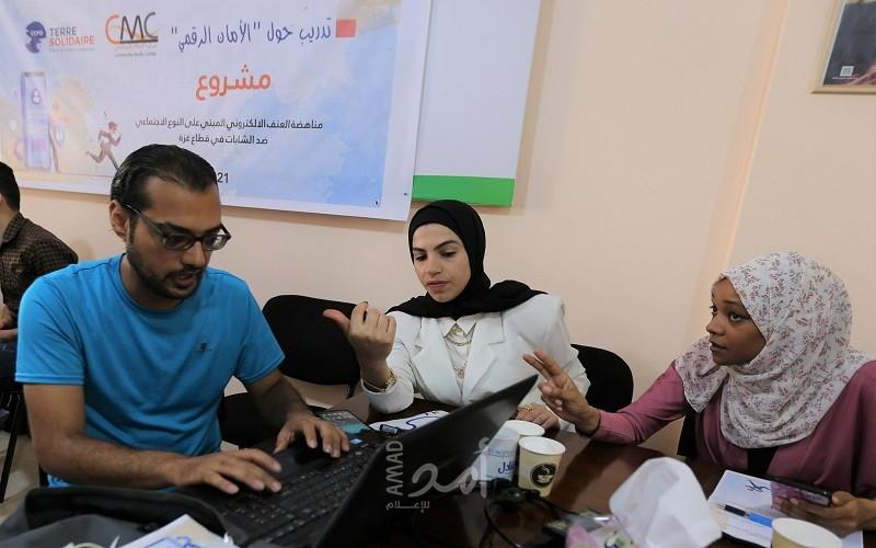 مركز الإعلام المجتمعي (CMC) يختتم تدريب الأمان الرقمي للشباب من الجنسين