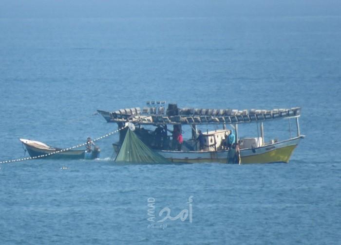 غزة: بحرية الاحتلال تستهدف مراكب الصيادين