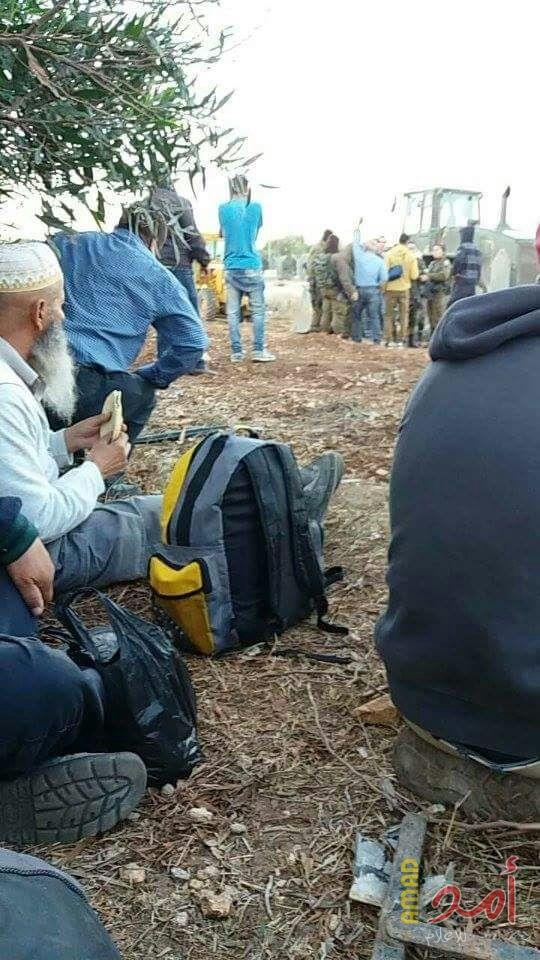 (محدث) -فيديو وصور.. قوات الاحتلال تعتقل عشرات العمال على حاجز الجبعة