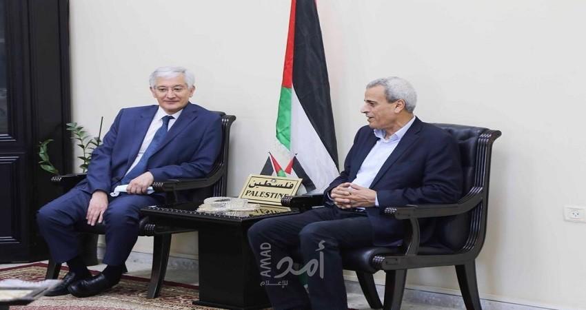القنصل العام التركي يزور محافظة قلقيلية ويُشارك في افتتاح يوم طبي مجاني