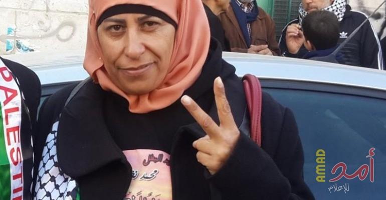 الأسيرة "رسيلة شماسنة" وابنتها يؤكدان تعرضهما للتعذيب