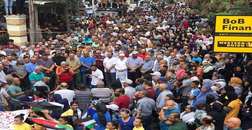 بالصور- مسيرات الغضب الفلسطينية متواصلة في مخيمات لبنان ضد "عنصرية وزير العمل"