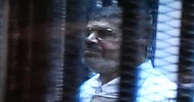 مرسى من داخل المحكمة : " أرفض المحاكمة وغدا لناظره قريب "