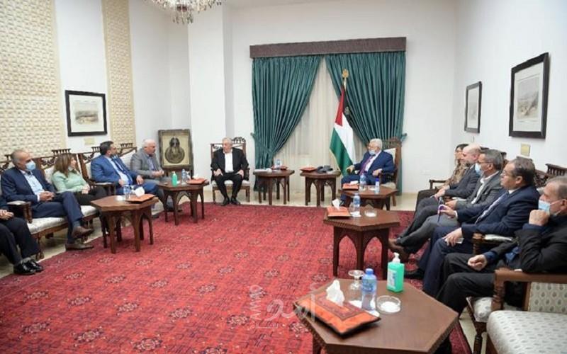 الرئيس محمود عباس يرفض وصف المؤسسات الأهلية الفلسطينية "بالإرهابية"