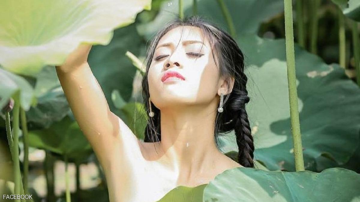 غضب بسبب حسناء عارية "دنست قدسية" اللوتس