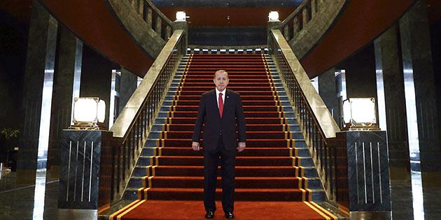 برلماني تركي لأردوغان: "فليزد ظلمك أكثر"