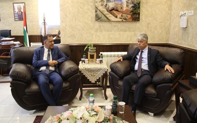 مجدلاني يطلع السفير العماني على آخر  المستجدات السياسية 