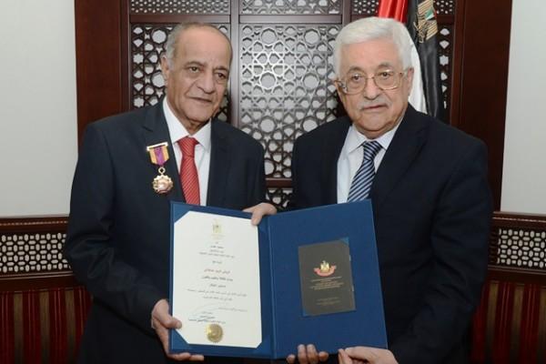 المكتب الحركي للكتاب يحتفي بتكريم الكاتب غريب عسقلاني