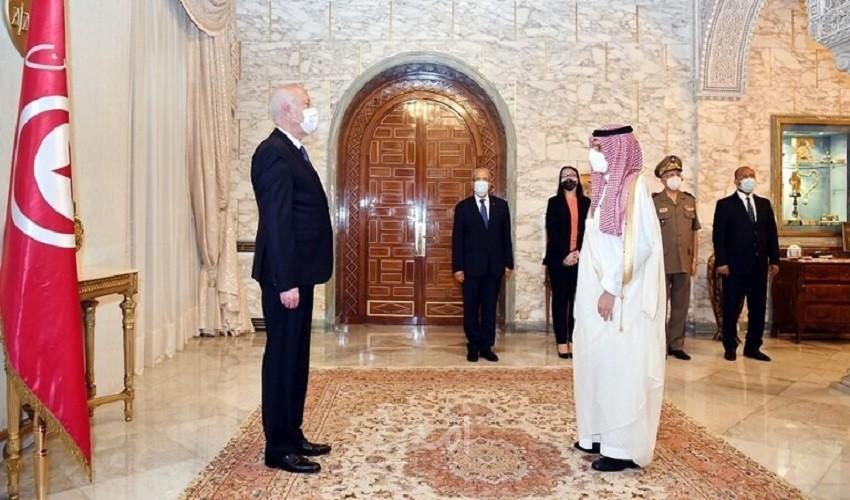 الرئيس التونسي يستقبل وزير الخارجية السعودي الأمير فيصل بن فرحان - فيديو