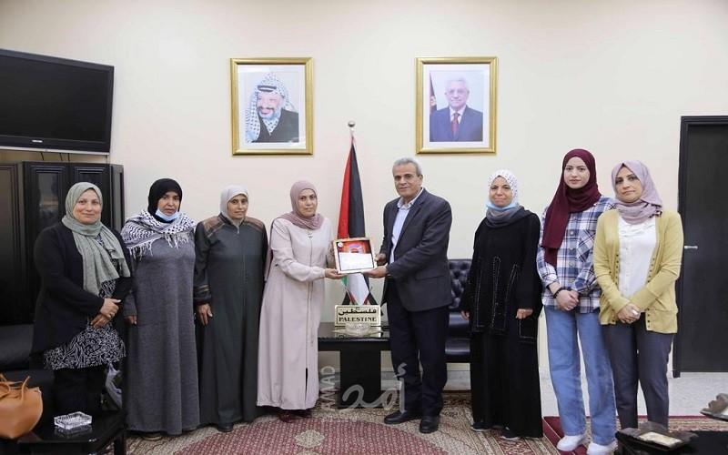 قلقيلية: المحافظ يلتقي وفدا من لجنة المرأة في اقليم حركة فتح