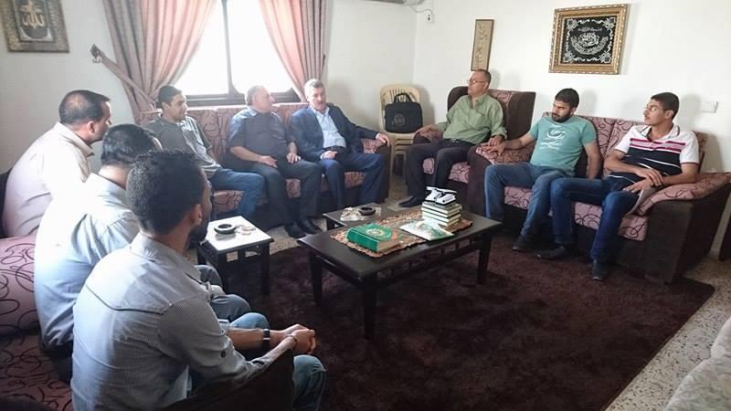 وفد برئاسة مدير عام مركز عبدالله الحوراني يقدم واجب العزاء بالمغدورة البدري