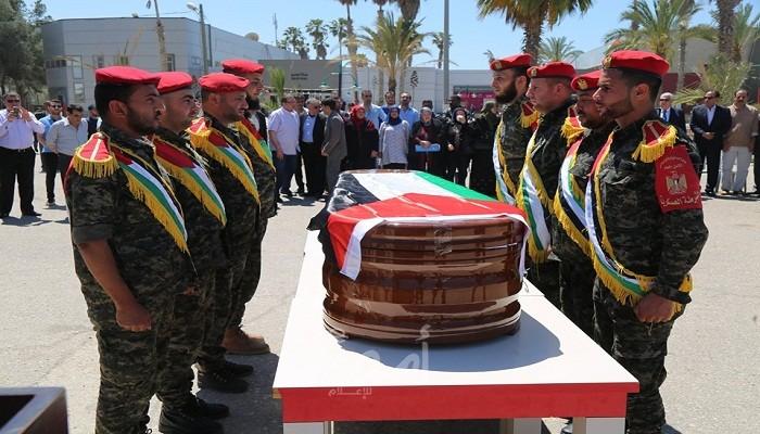 بالصور..وصول جثمان القيادي بالجبهة الشعبية رباح مهنا الى غزة