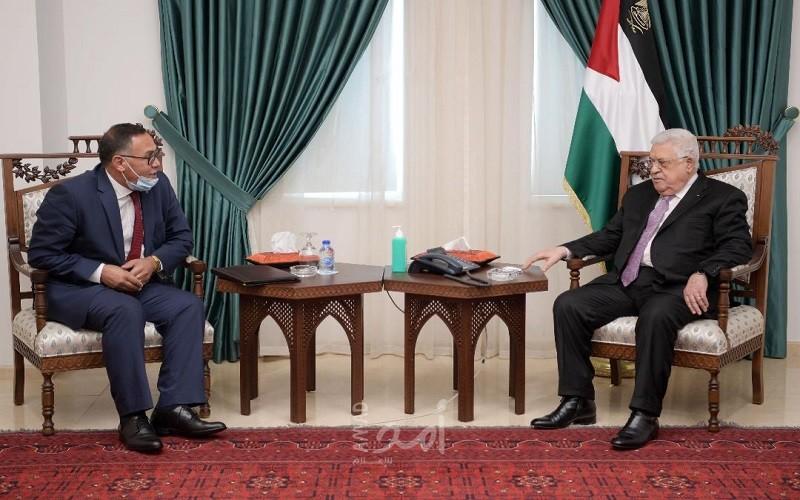 الرئيس عباس يستقبل رئيس هيئة التقاعد
