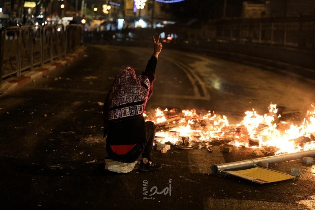 محدث - القدس: 100 إصابة خلال مواجهات في منطقة باب العامود - فيديو