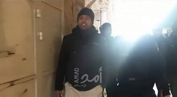 شرطة الاحتلال تعتدي على حارس المسجد الأقصى "مهند إدريس"