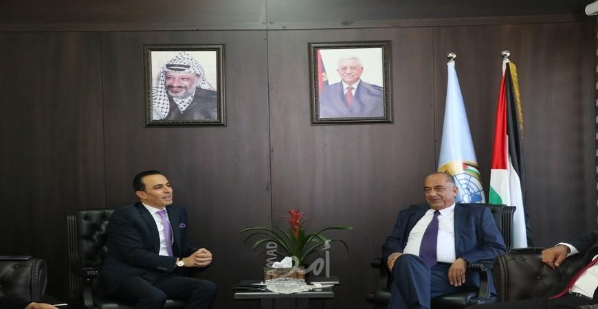 الشلالدة يبحث مع وفد المؤسسة القانونية الدولية تفعيل المساعدة القانونية في فلسطين
