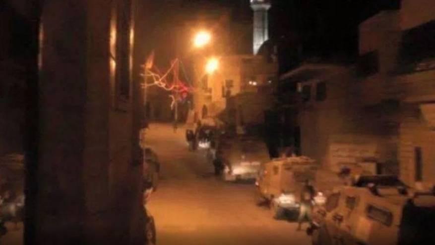 قوات الاحتلال تعتقل أسيرا محررا بجنين وتواصل البحث عن "أحمد جرار"