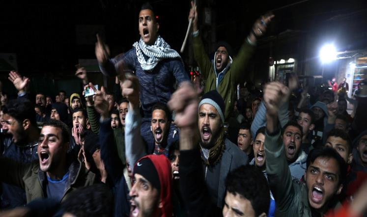 بالصور..تظاهرات شعبية حاشدة بأنحاء العالم تنديدًا بقرار ترامب