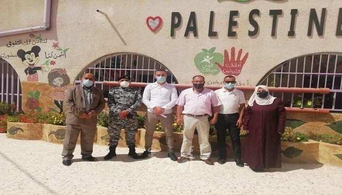 تنمية يطا والخليل توزع لحوم الأضاحي على الأسر الفقيرة