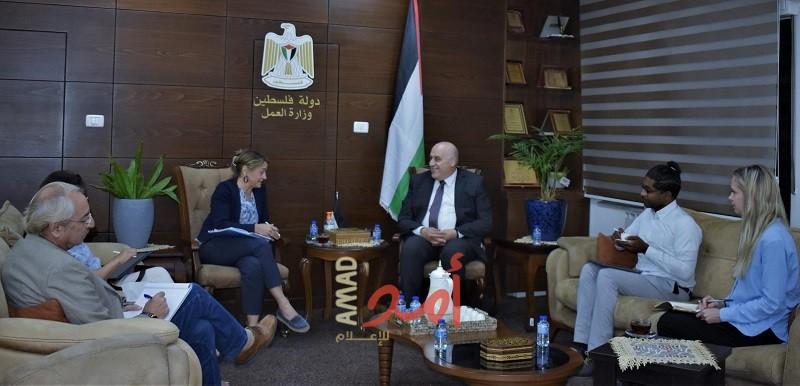 أبو جيش ونائب المنسق الخاص لعملية السلام في الشرق الأوسط يبحثان "آليات التعاون المشترك"