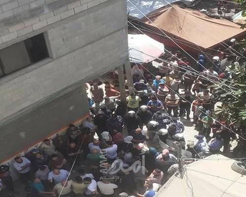 "الديمقراطية" ترفض استخدام القوة المفرطة ضد عائلة "وشاح" وتدعو لتشكيل لجنة تحقيق