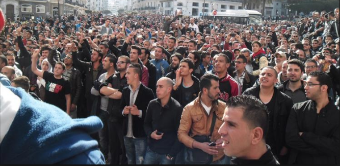 آلاف الأطباء يتظاهرون في الجزائر لالغاء قانون الخدمة المدنية