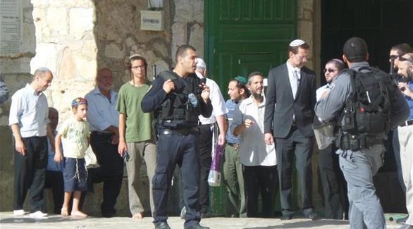 مجموعات من "الحريديم" تقتحم الاقصى