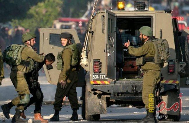 قوات الاحتلال تعتقل طفلاً ومواطناً من الخليل
