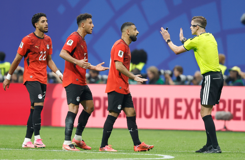 منتخب مصر والحكم الفرنسي