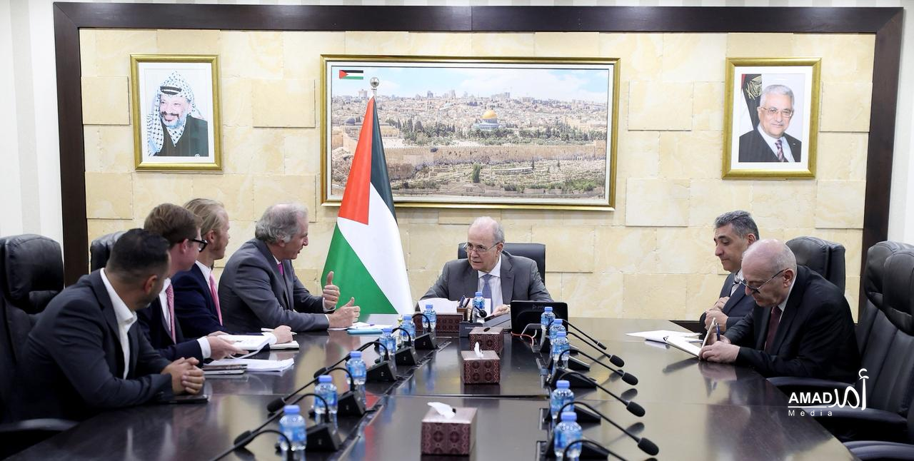 مصطفى يبحث مع المبعوث الأوروبي للسلام مستجدات الأوضاع والتطورات الميدانية في الأرض الفلسطينية