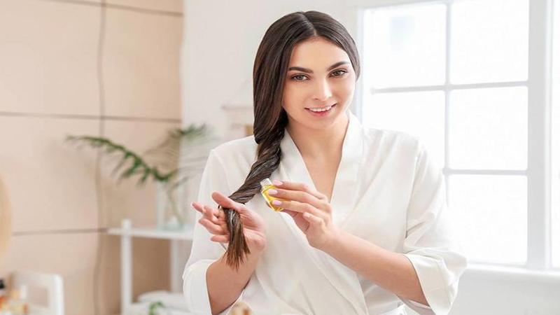 5 طرق سريعة وآمنة لتجفيف شعرك