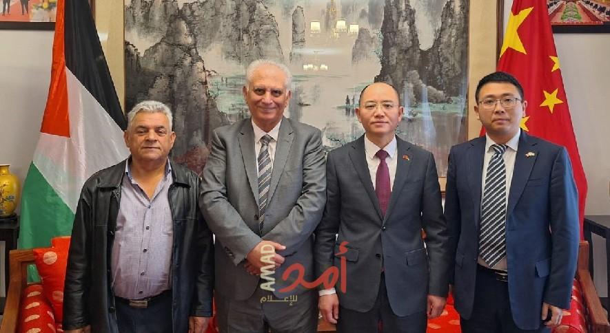 الصالحي يضع السفير الصيني في صوره آخر المستجدات وموقف الحزب منها 