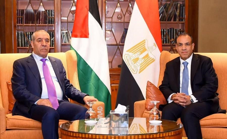 الشيخ يلتقي وزير خارجية مصر  وبحث اتفاق غزة توفير المساعدات