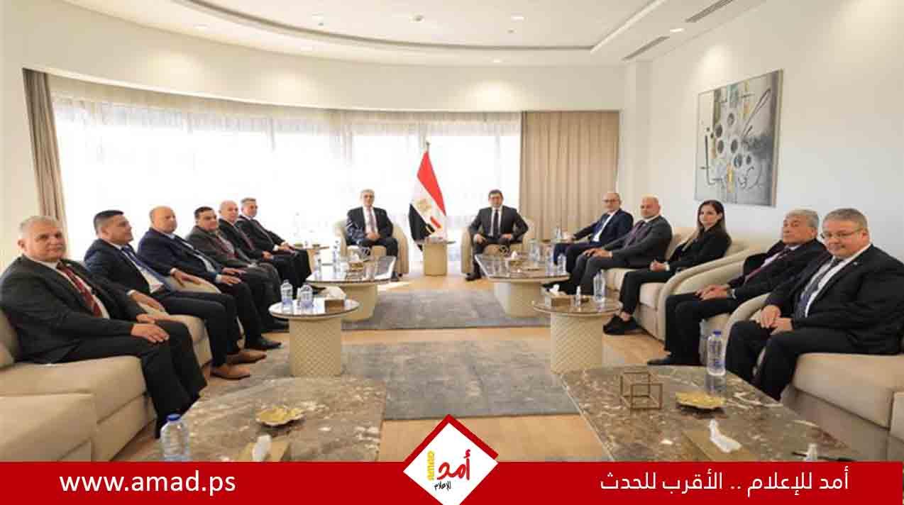 رئيس المخابرات العامة المصرية يستقبل أعضاء اللجنة الفلسطينية لإدارة غزة - صور