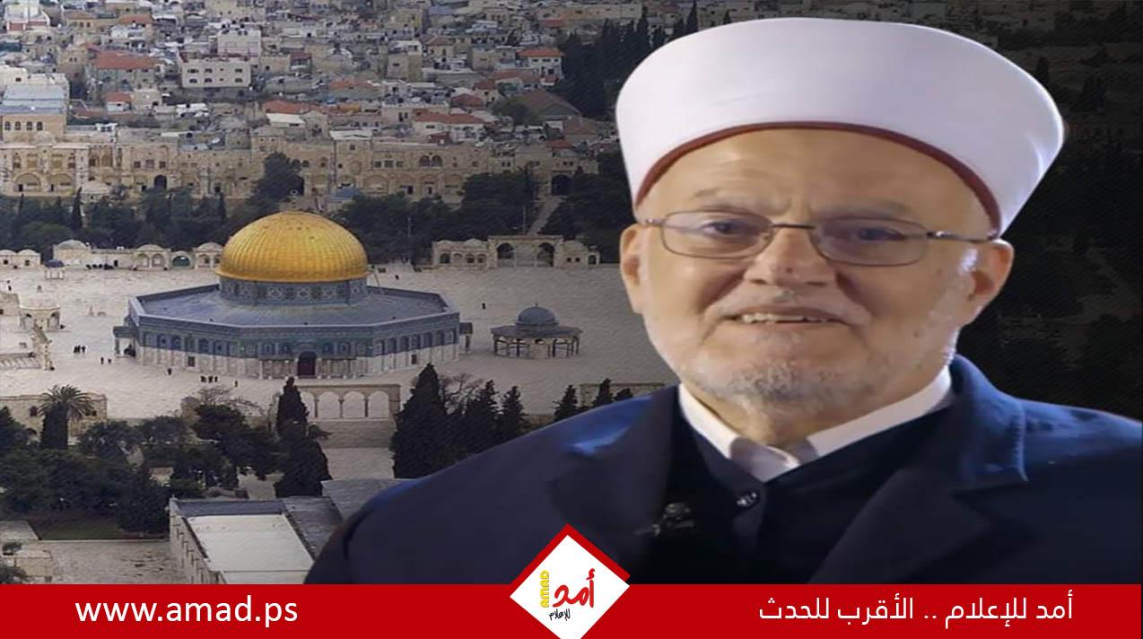 بعد اعتقاله.. قرار بمنع الشيخ عكرمة صبري من دخول المسجد الأقصى لستة أشهر