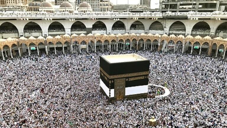 مركز الفلك الدولي يعلن موعد عيد الأضحى في معظم الدول الإسلامية