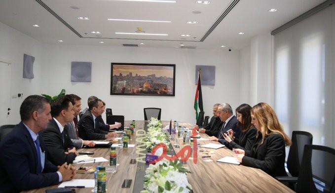 الشيخ يلتقي جوردون ويناقش سبل وقف هذه حرب غزة والإجراءات الإسرائيلية في الضفة