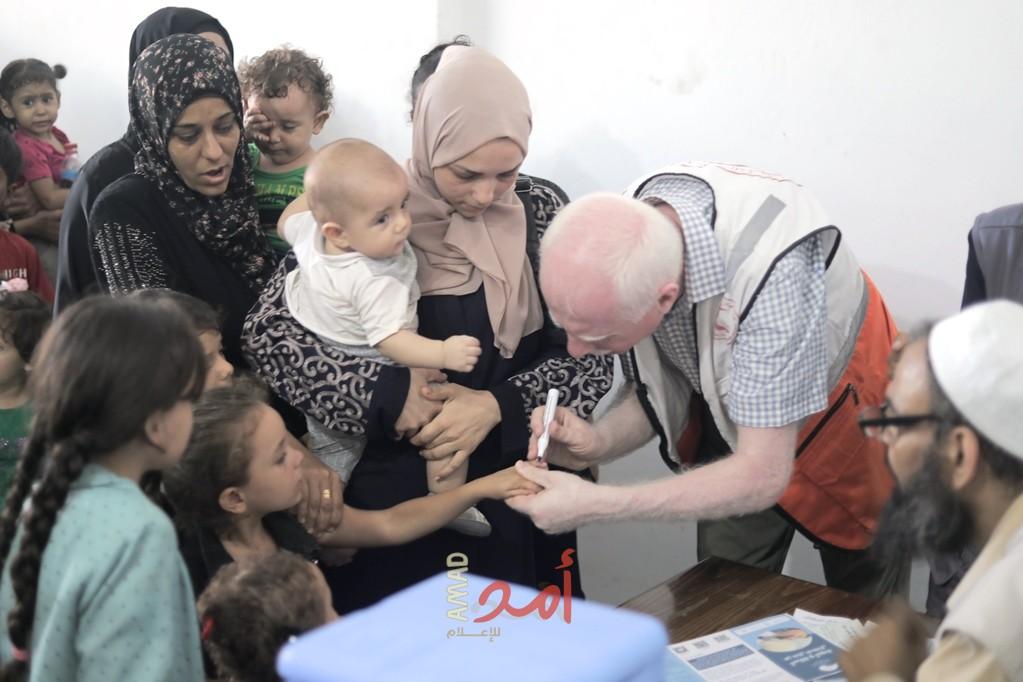 حملة تطعيم ضد شلل الأطفال في غزة.. الهلال الأحمر يشارك في الجهود الصحية  - صور