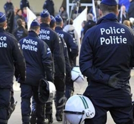 ضباط شرطة بروكسل يحتجون لمطالبة الحكومة بمزيد من الدعم ضد العنف ضدهم
