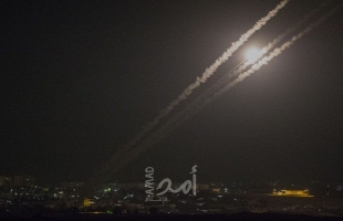 إعلام عبري: إغلاق المعابر وتقليص مساحات الصيد ووقف التصاريح ردا على الصواريخ من غزة