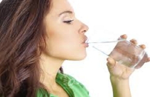 فوائد شرب الماء الدافئ لجسمك