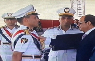 الرئيس المصري يكرم الخريجيين الأوائل الفلسطينيين بإكاديمية الشرطة