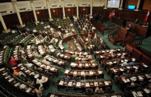 السلطات التونسية تحقق مع 10 محامين شاركوا في جلسة البرلمان الافتراضية