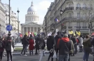 عشرات آلاف المتظاهرين في فرنسا احتجاجا على الشهادة الصحية