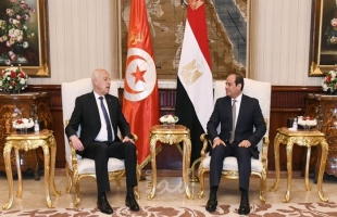 الرئيس السيسي يستقبل رئيس تونس "قيس سعيد" بمطار القاهرة